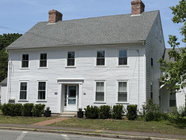 Building Photo - 316 Main St