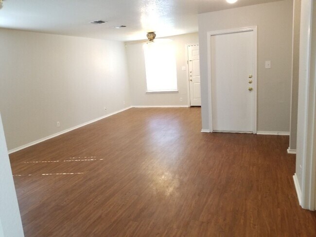 Building Photo - 10627 Shaenpath