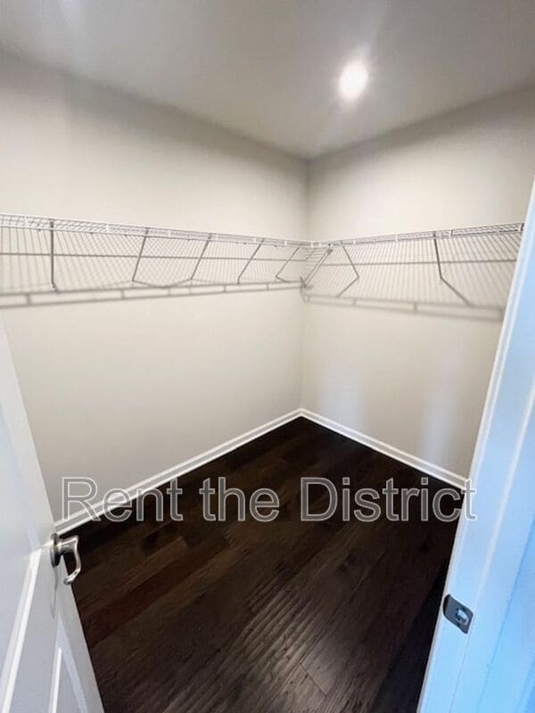 Building Photo - 3633 Jamison St NE