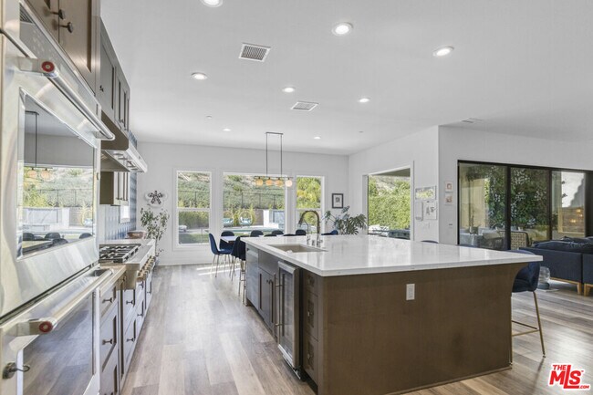 Building Photo - 12333 Finch Ct