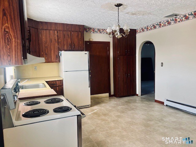 Building Photo - 1567 Main St