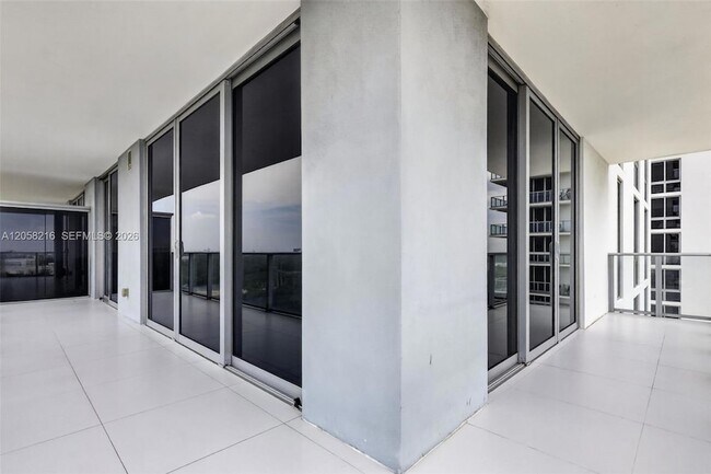 Building Photo - 16385 Biscayne Blvd