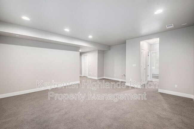 Building Photo - 533 Red Thistle Dr