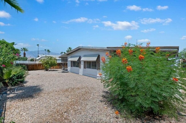 Building Photo - 73229 Adobe Springs Dr