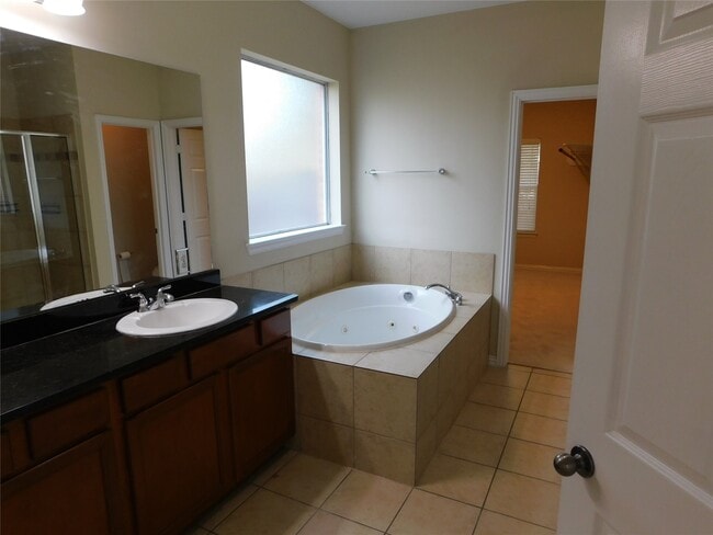 Building Photo - 5527 Baron Ridge Ln