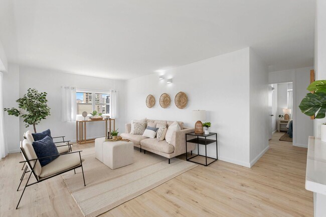Building Photo - Renovated Unfurnished 2 bedroom, 1.5 bath ...