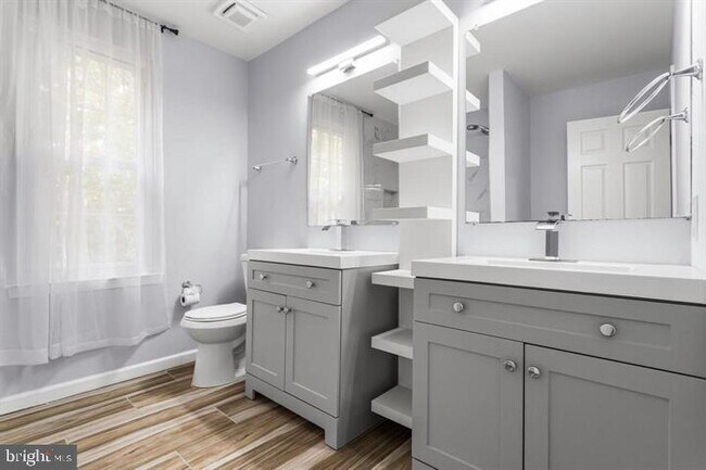 Building Photo - 2807 Falling Brook Terrace