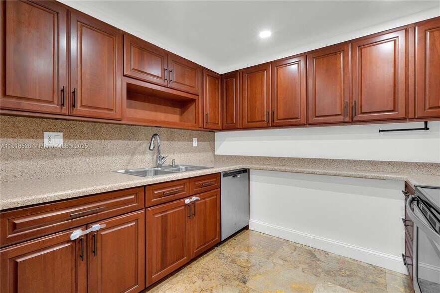 Building Photo - 9823 SW 93rd Ter