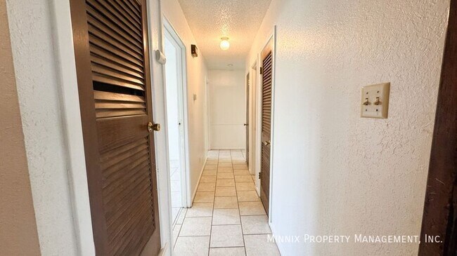 Building Photo - 5603 Amherst St