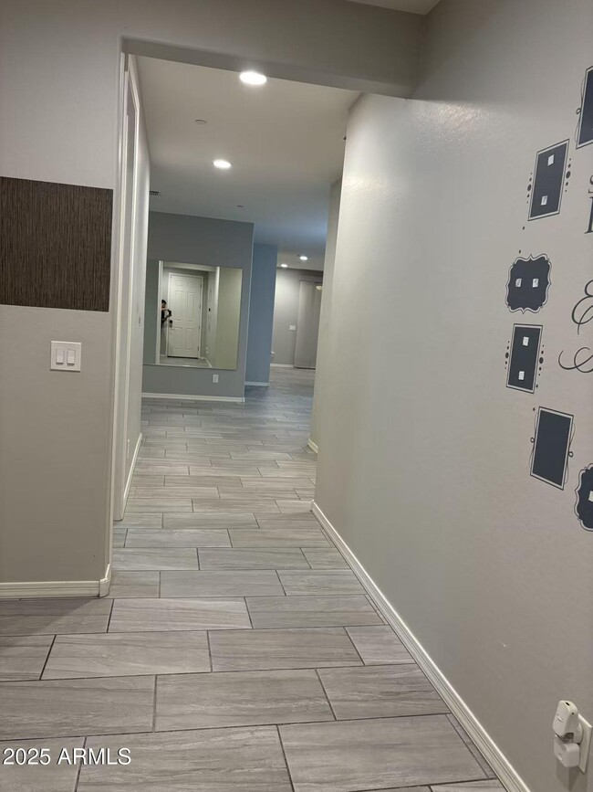 Building Photo - 11554 W Lone Tree Trail