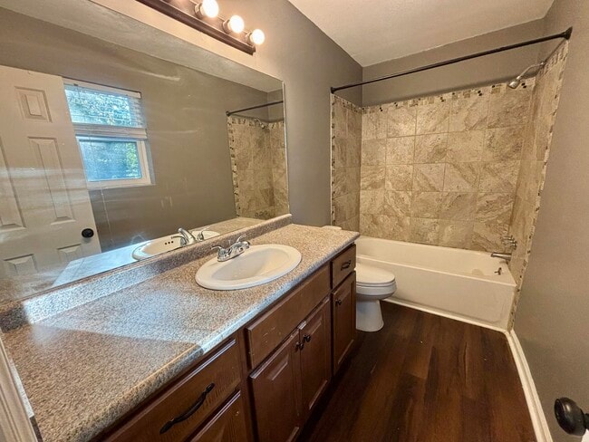 Building Photo - 2714 Fair Oak Ct