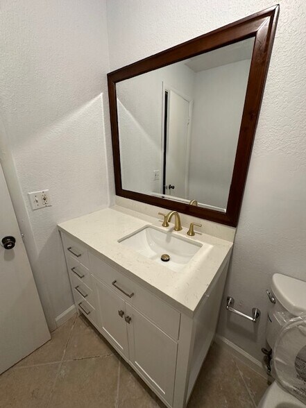 Building Photo - 17255 SW 95th Ave