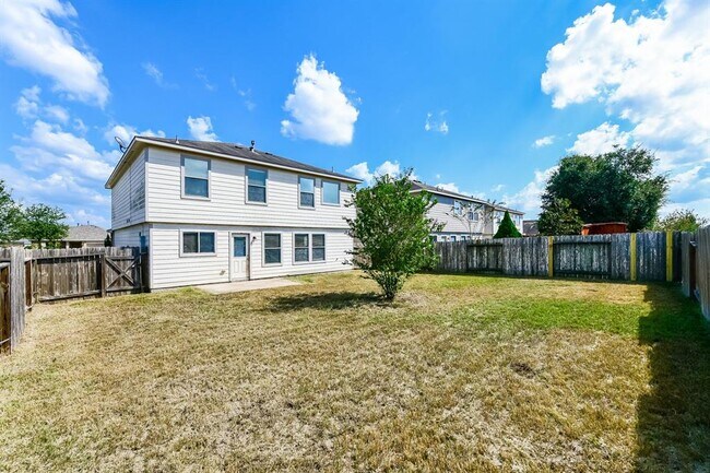 Building Photo - 2811 Roaring Oaks Ln