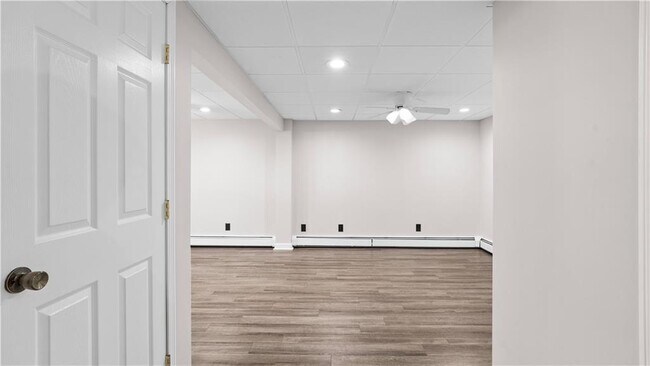 Building Photo - 15 Abbott Ave