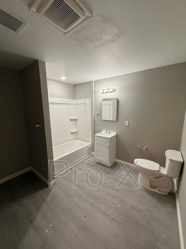 Building Photo - 121 S Byers Ave