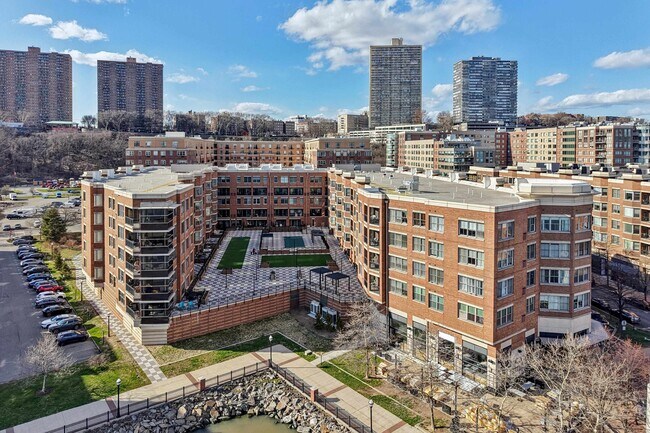 Building Photo - 22 Ave at Port Imperial