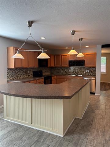 Building Photo - 9838 Tucker Ln