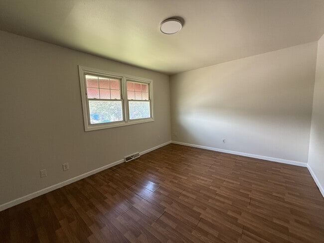 Building Photo - 207 N Central Ave