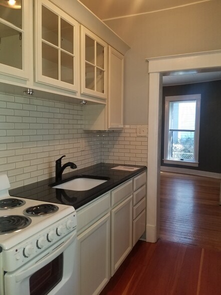 Building Photo - 701 Remington St