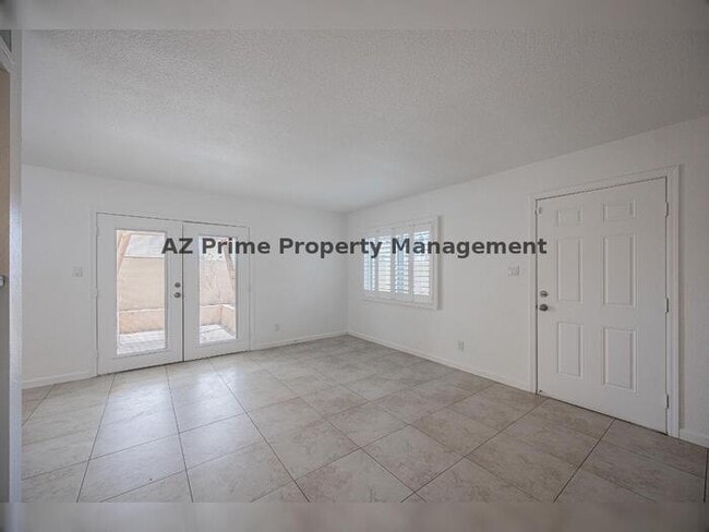 Building Photo - 4615 E Jones Ave