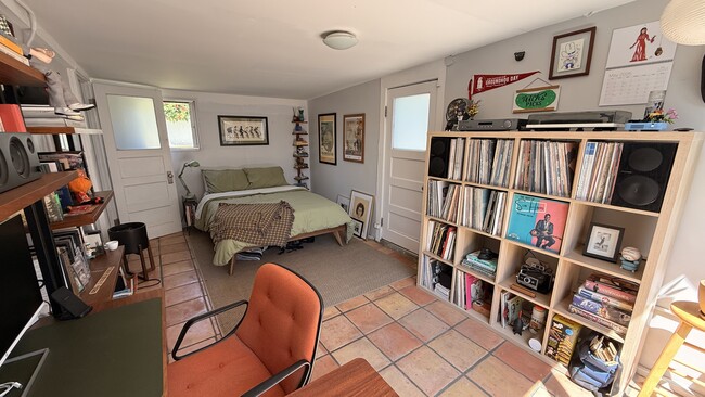 Building Photo - 4122 Edenhurst Ave