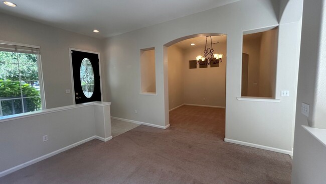 Building Photo - 1323 Cindy Dr