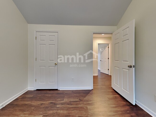 Building Photo - 3511 Valerie Dr