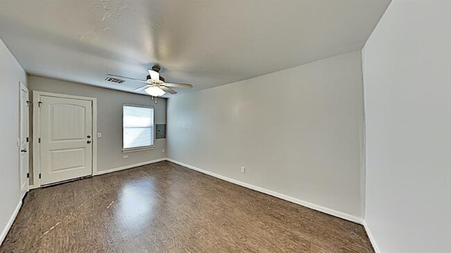 Building Photo - 11502 N Lincoln Blvd