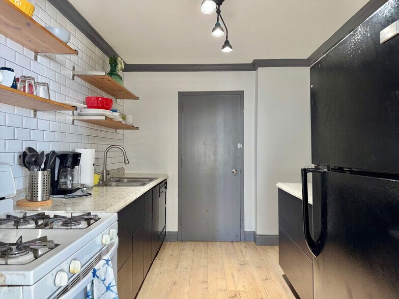 Building Photo - 215 Piedmont Ave NE