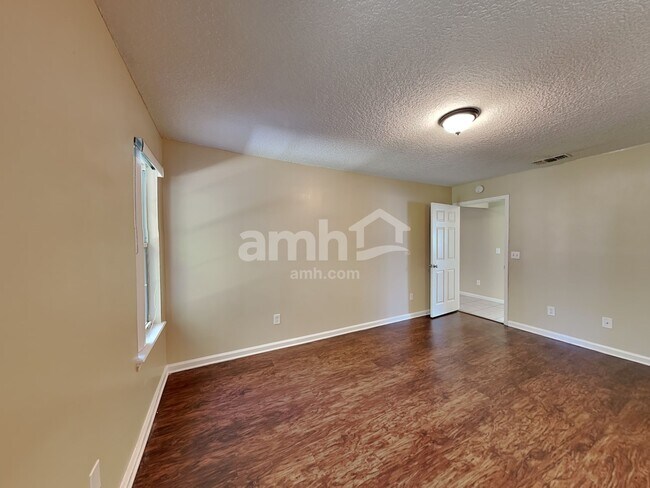 Building Photo - 7757 MacDougall Dr