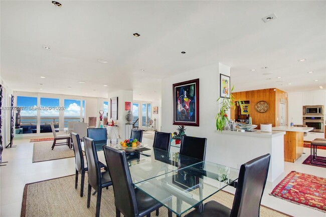 Building Photo - 1541 Brickell Ave