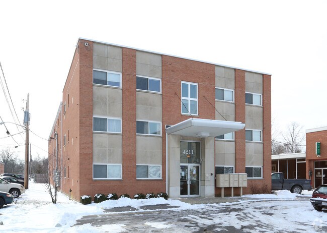 The Apartments at 4211 E Broad St - 4211 E Broad St