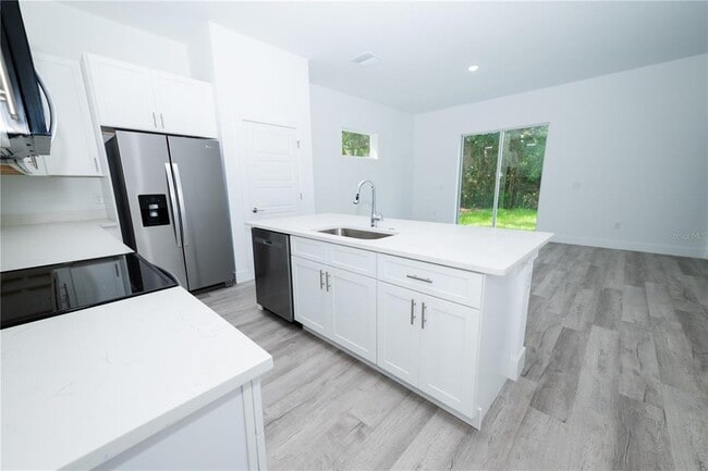 Building Photo - 9298 N Mendoza Way