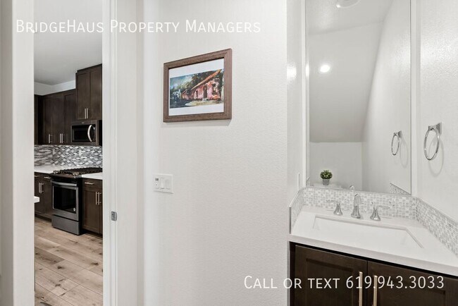 Building Photo - 1212 Via Lucero