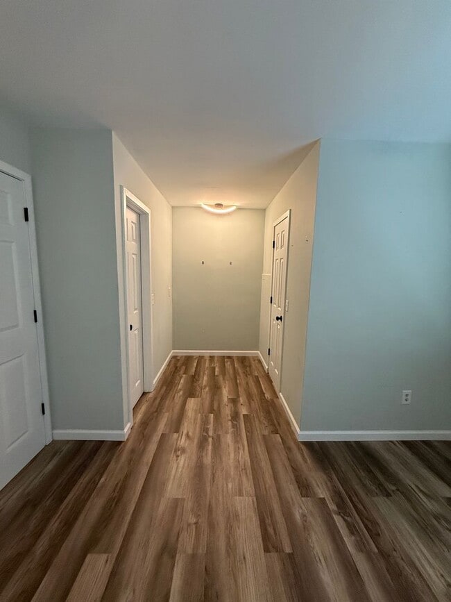 Building Photo - Charming 3-Bedroom Single-Family Home in N...