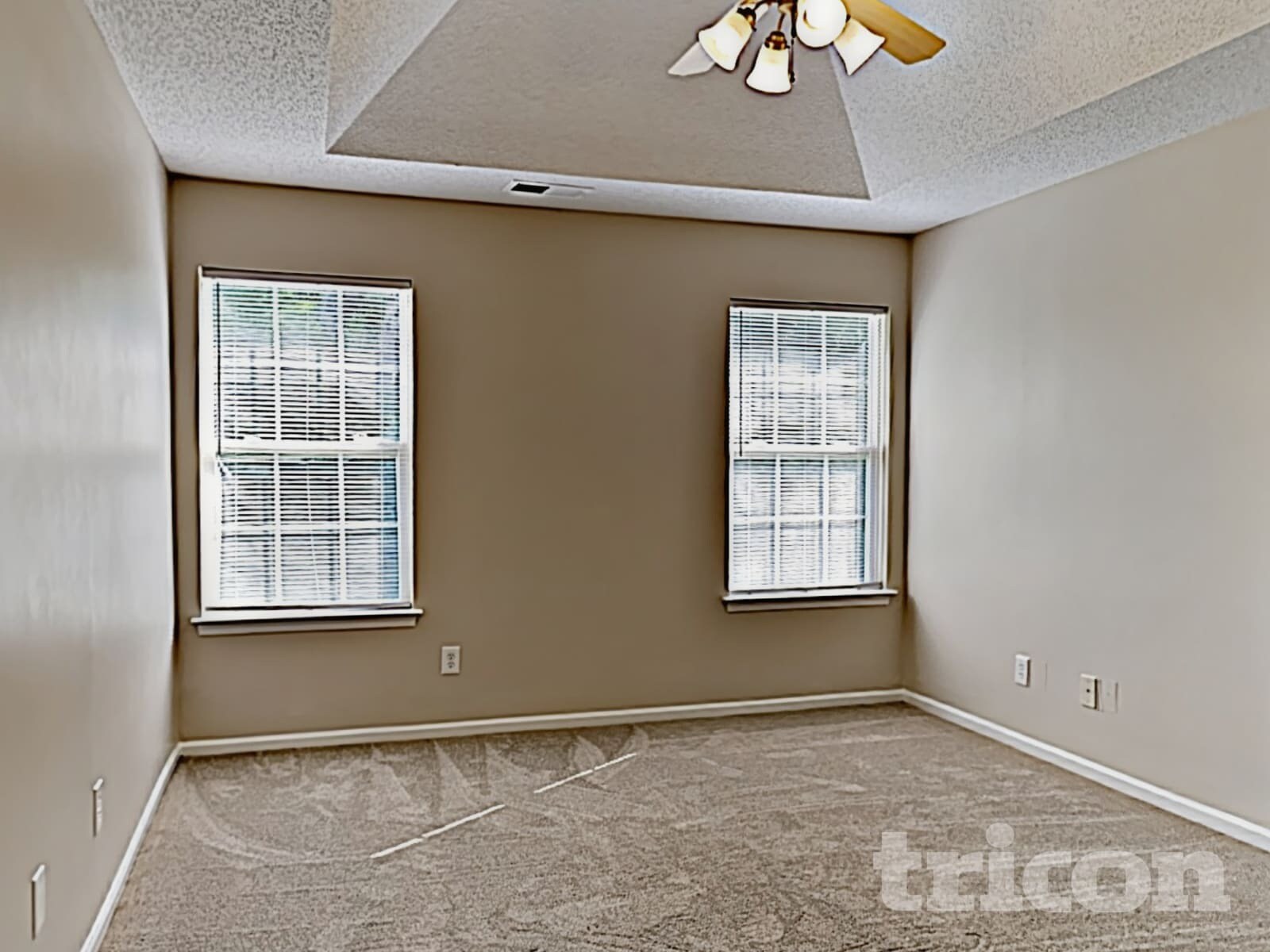 Building Photo - 218 Glencroft Dr
