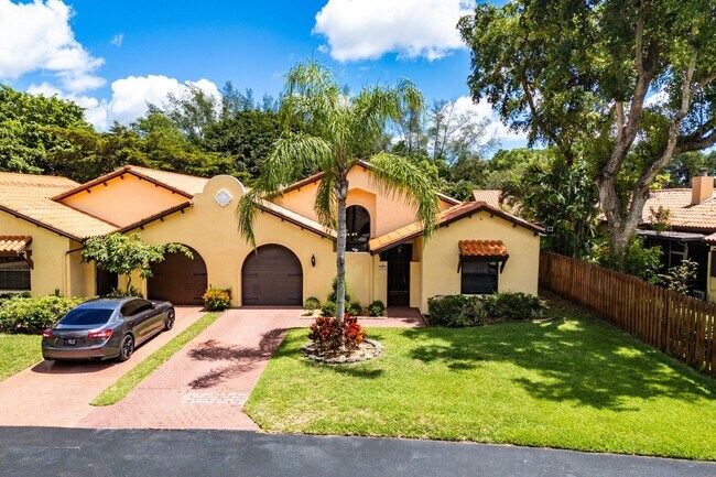 Building Photo - 13676 Cortez Dr