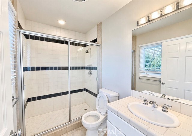 Building Photo - 16972 Oak View Dr