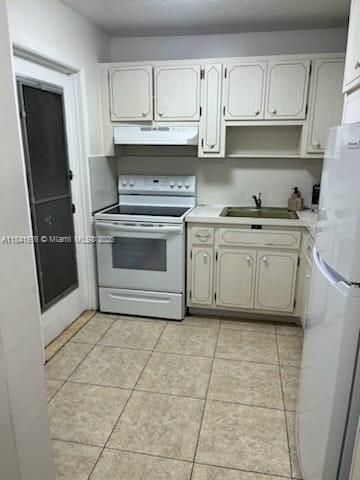Building Photo - 950 Hillcrest Dr