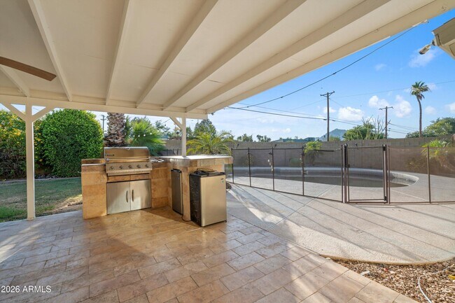 Building Photo - 2548 N 68th Pl