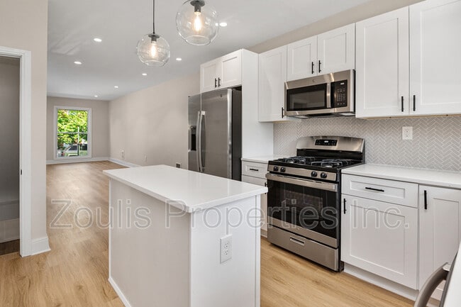 Building Photo - 311 S Newkirk St