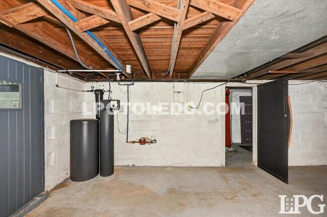 Building Photo - 2428 Bucklew Dr