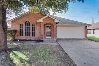 Building Photo - 856 Santa Fe Dr