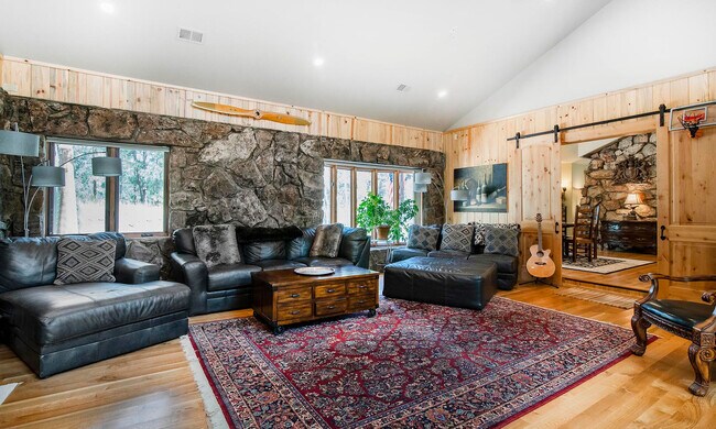 Building Photo - 28940 Golf Way