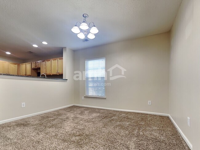 Building Photo - 1073 Briar Rose Ln