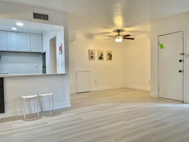 Building Photo - 3400 Timmons Ln