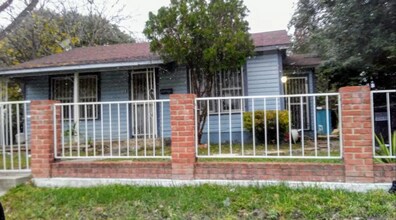 Building Photo - 1323 Lamar St