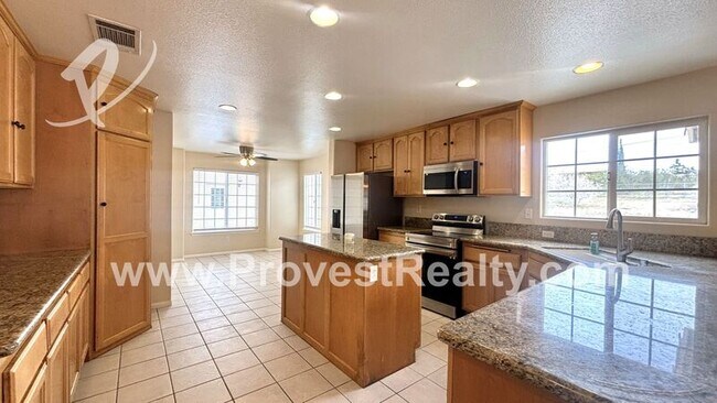 Building Photo - 14871 Apple Valley Rd