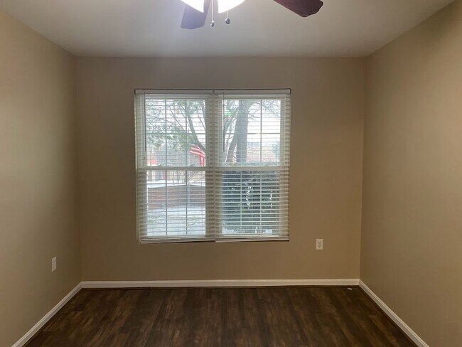 Building Photo - 259 S Pickett St