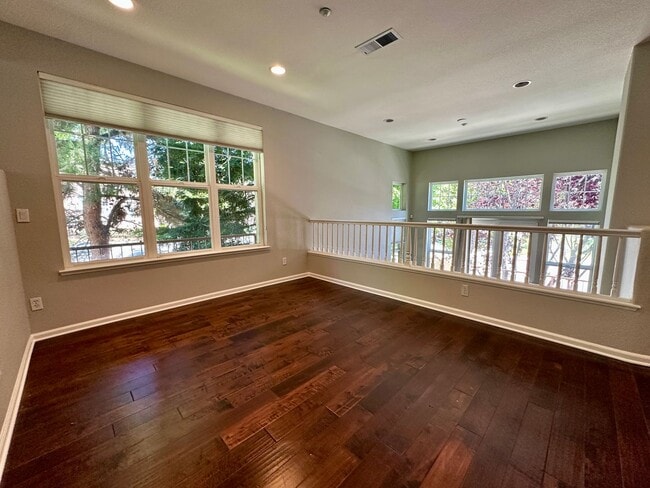 Building Photo - PARKSIDE LUXURY LIVING! CORNER UNIT | MANY...